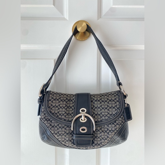 Coach Handbags - Vintage Y2K COACH Soho Signature C Black Jacquard & Leather Shoulder Bag 🖤
